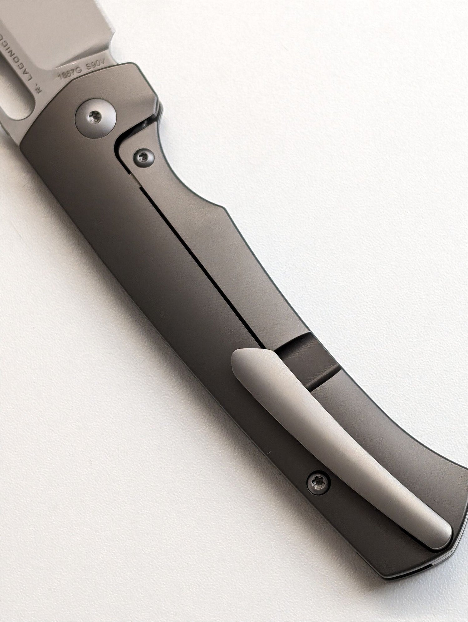 ArtisanCutlery Revel Gray Titan Taschenmesser