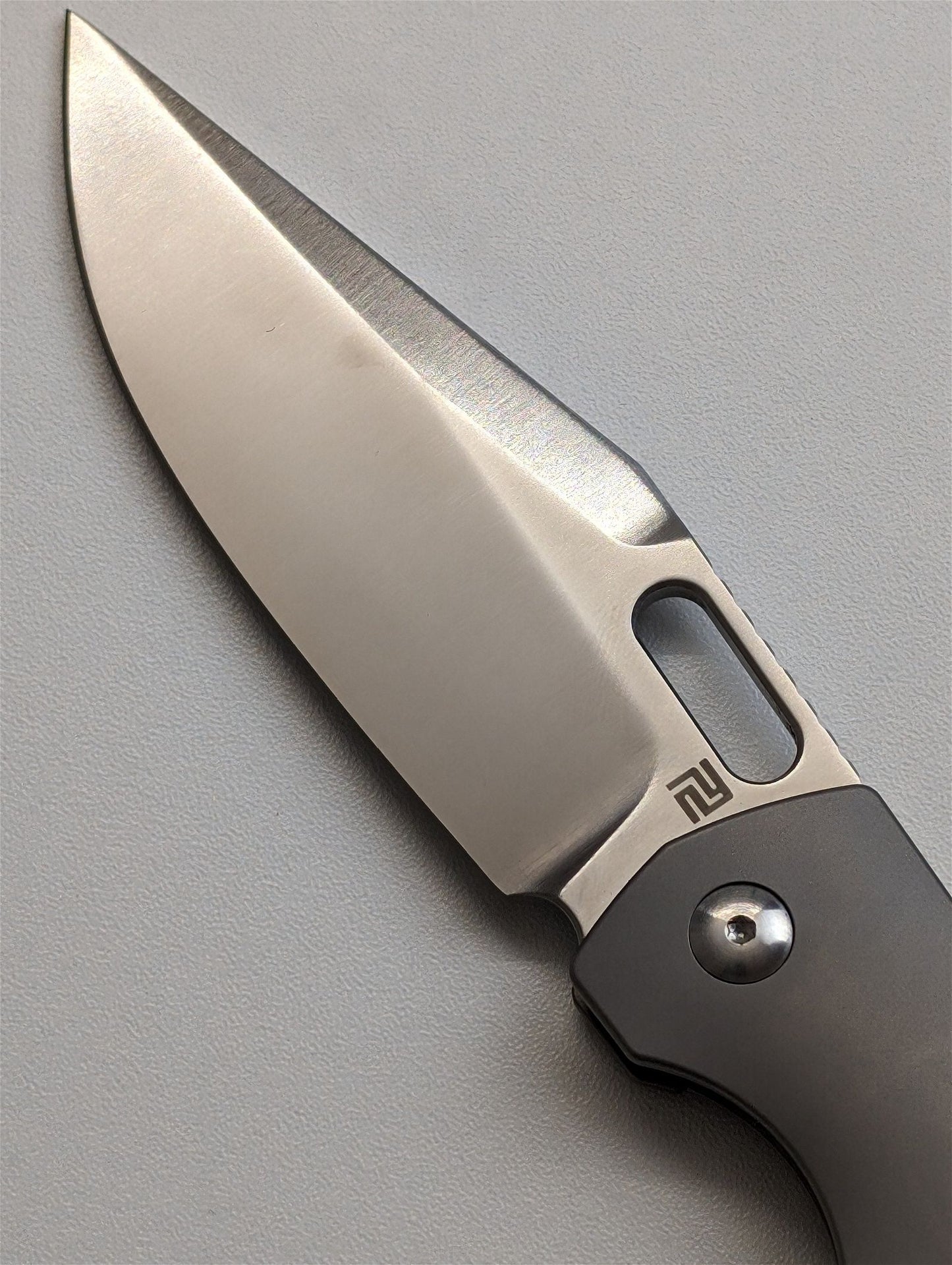 ArtisanCutlery Revel Titan Taschenmesser 1 von 1 Custom