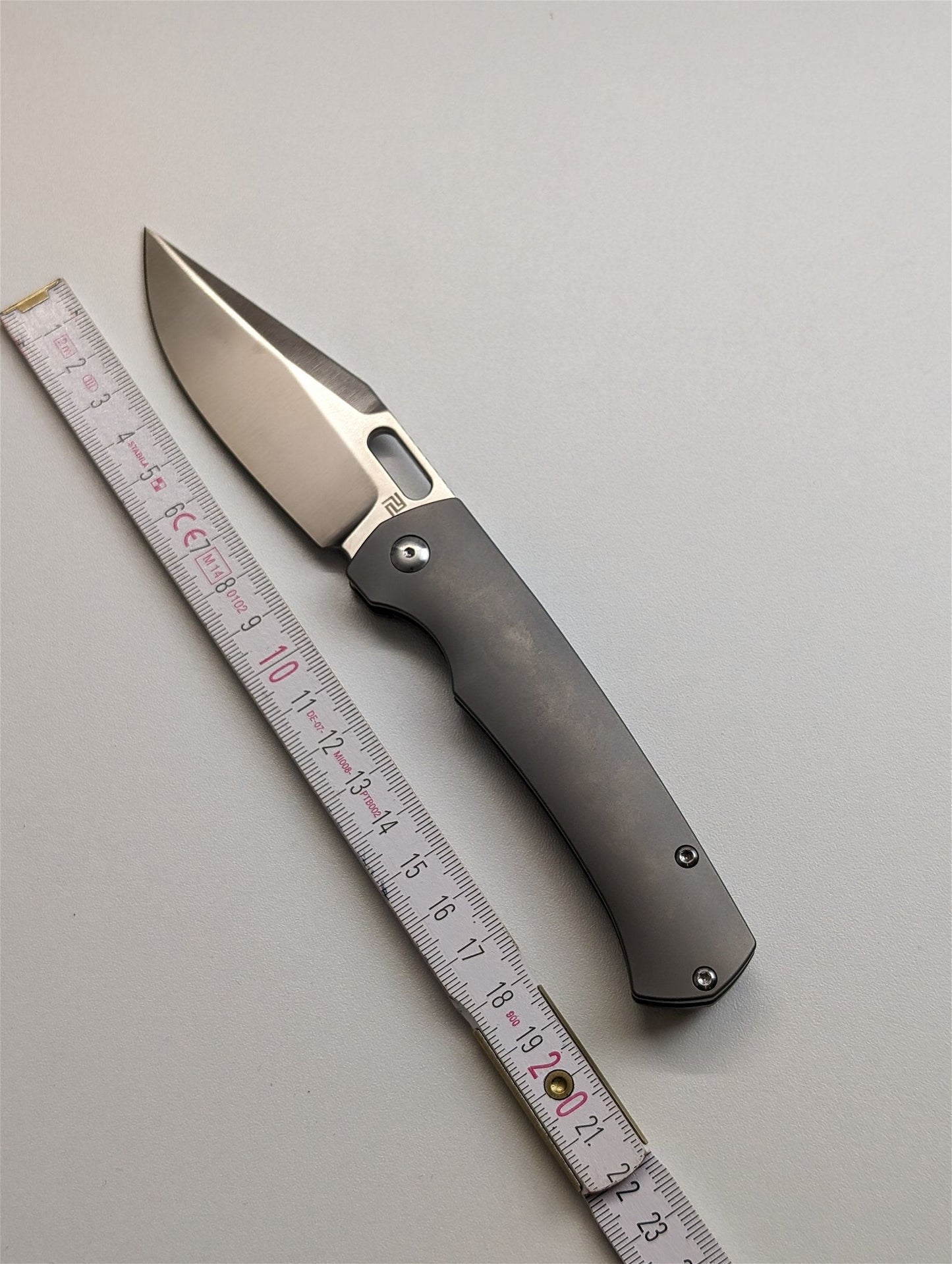 ArtisanCutlery Revel Titan Taschenmesser 1 von 1 Custom