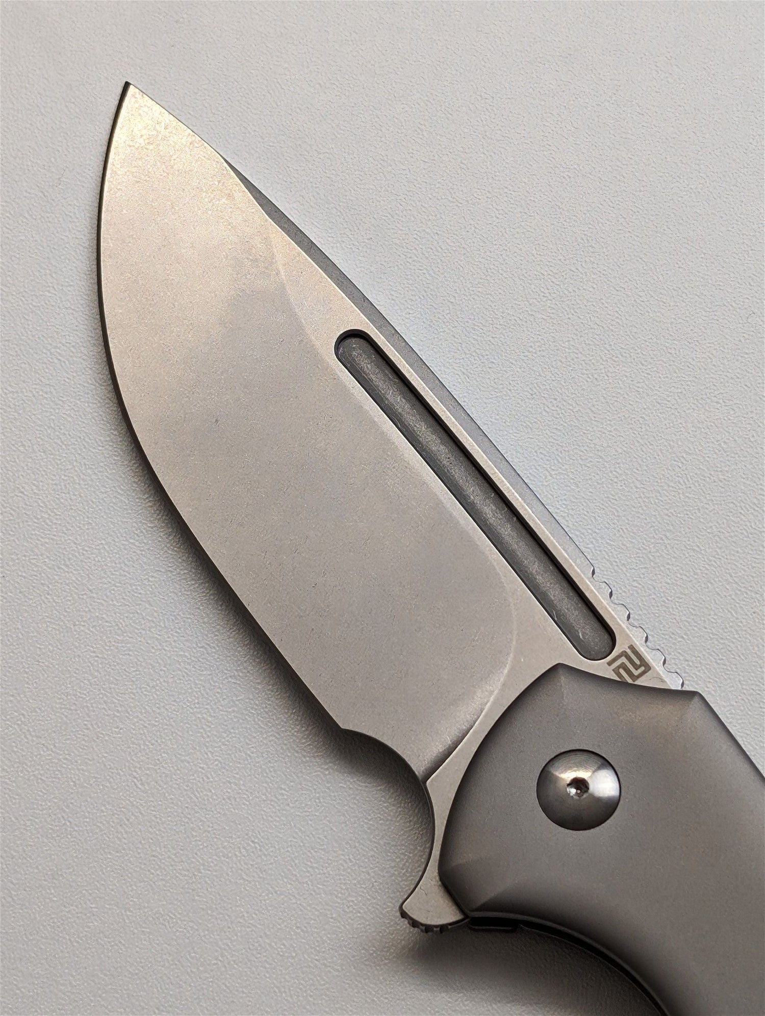 ArtisanCutlery Trux Titan Taschenmesser