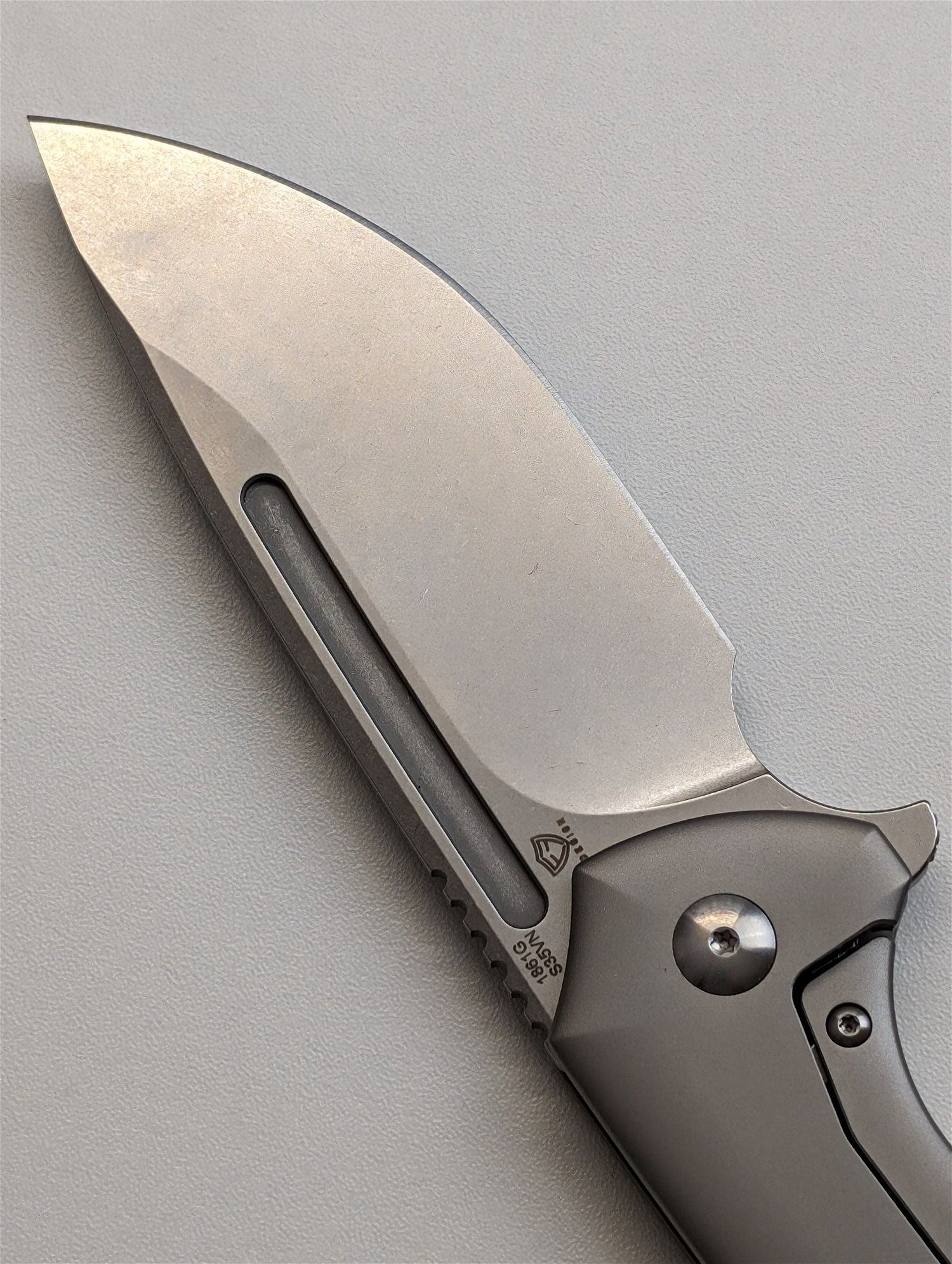 ArtisanCutlery Trux Titan pocket knife