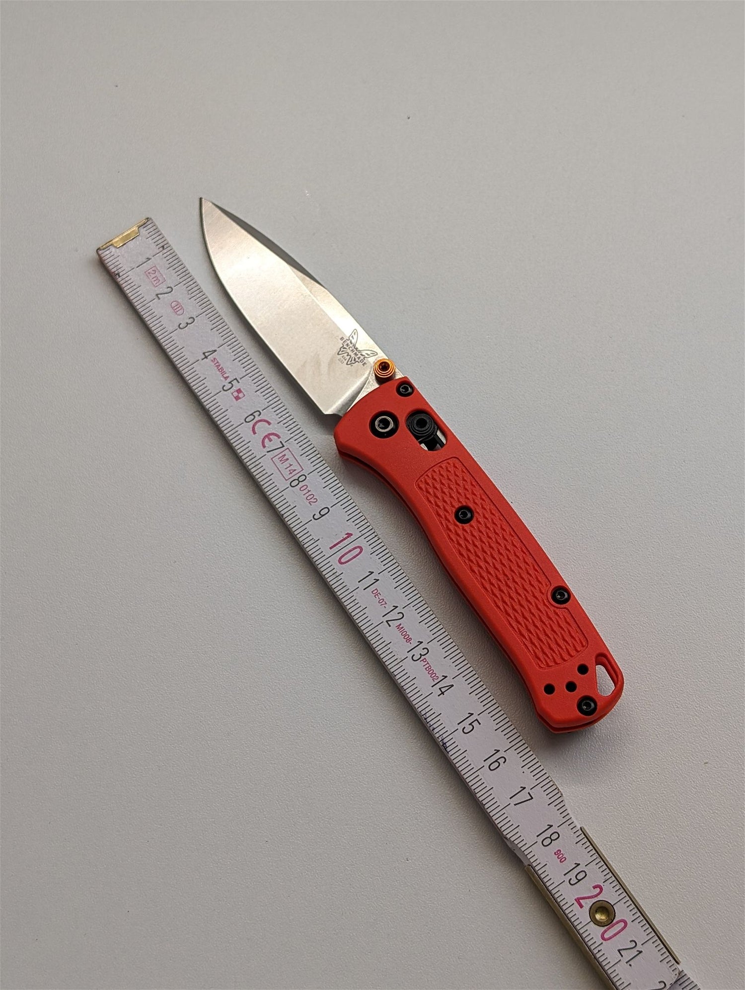 Benchmade 533 MINI BUGOUT pocket knife 