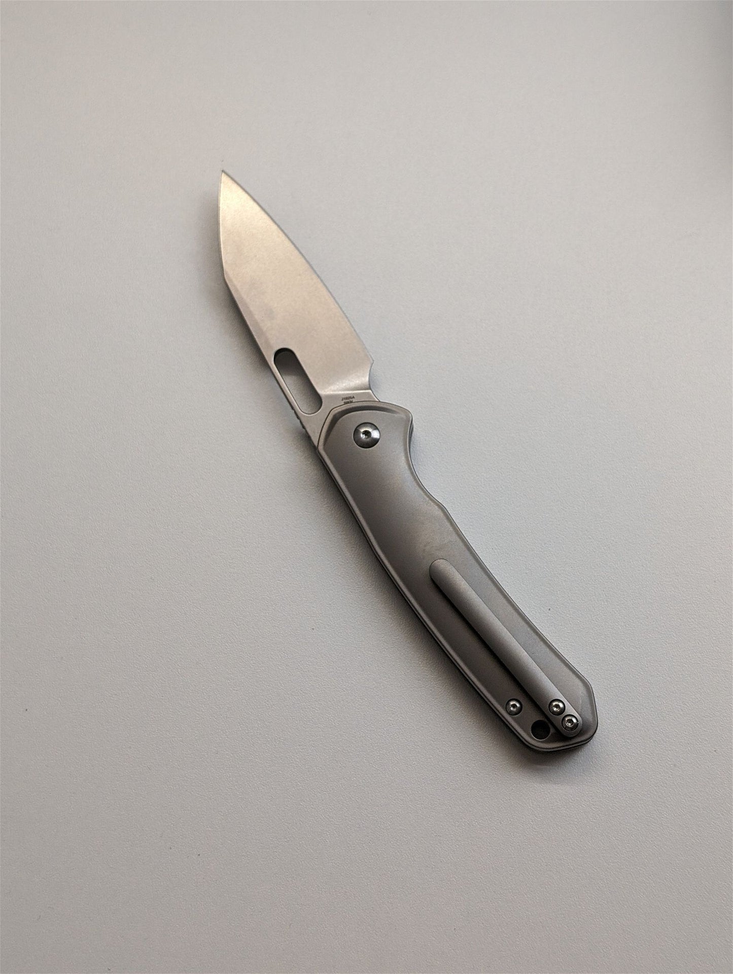 CJRB Aficionado Titan Carbon Taschenmesser