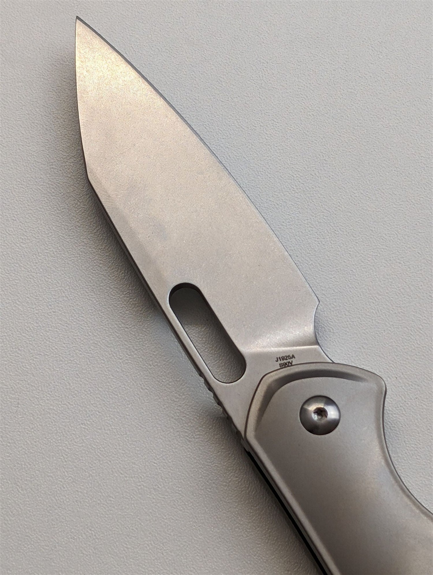 CJRB Aficionado Titan Carbon Taschenmesser