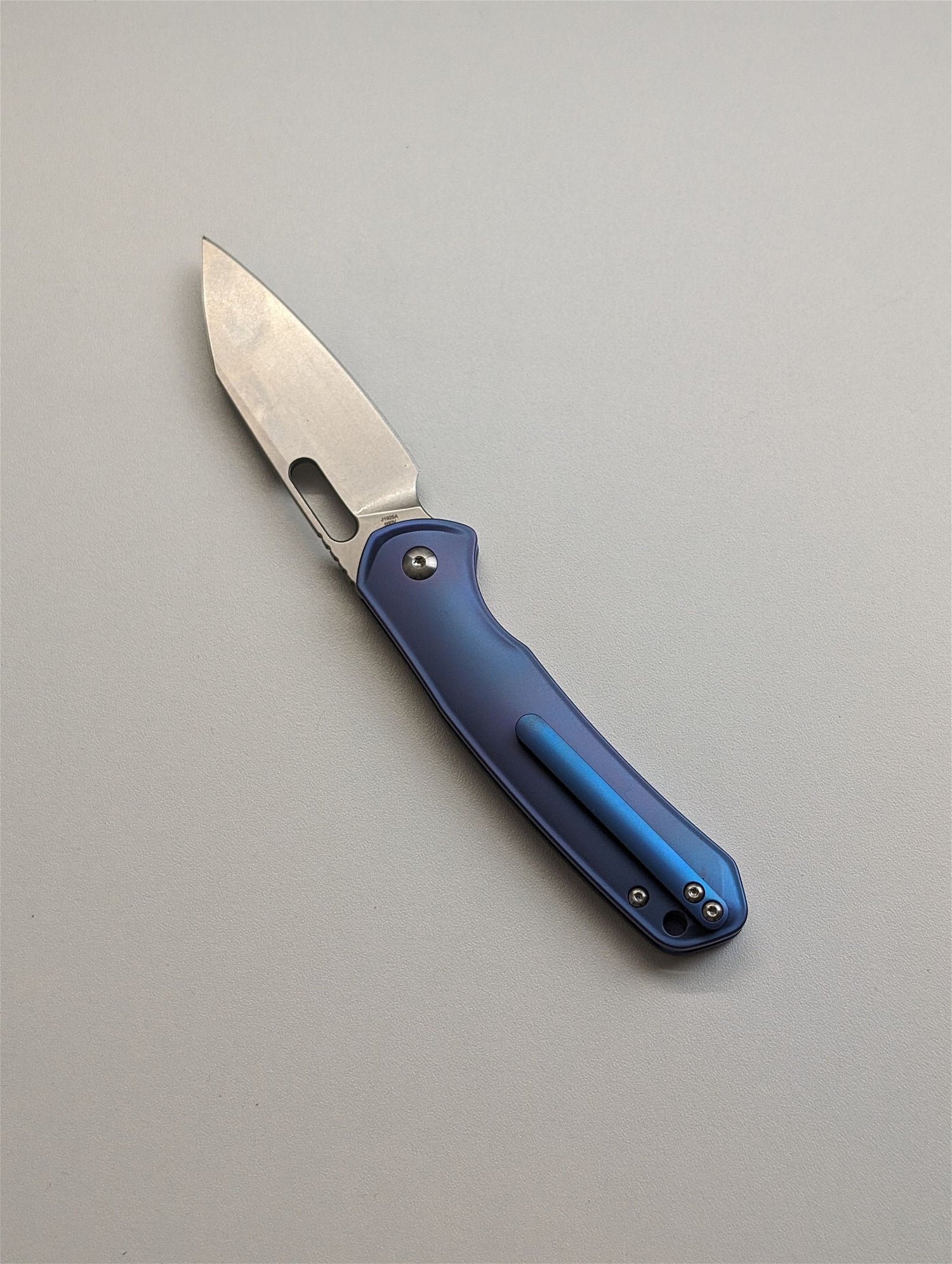 CJRB Aficionado Titan Carbon Taschenmesser