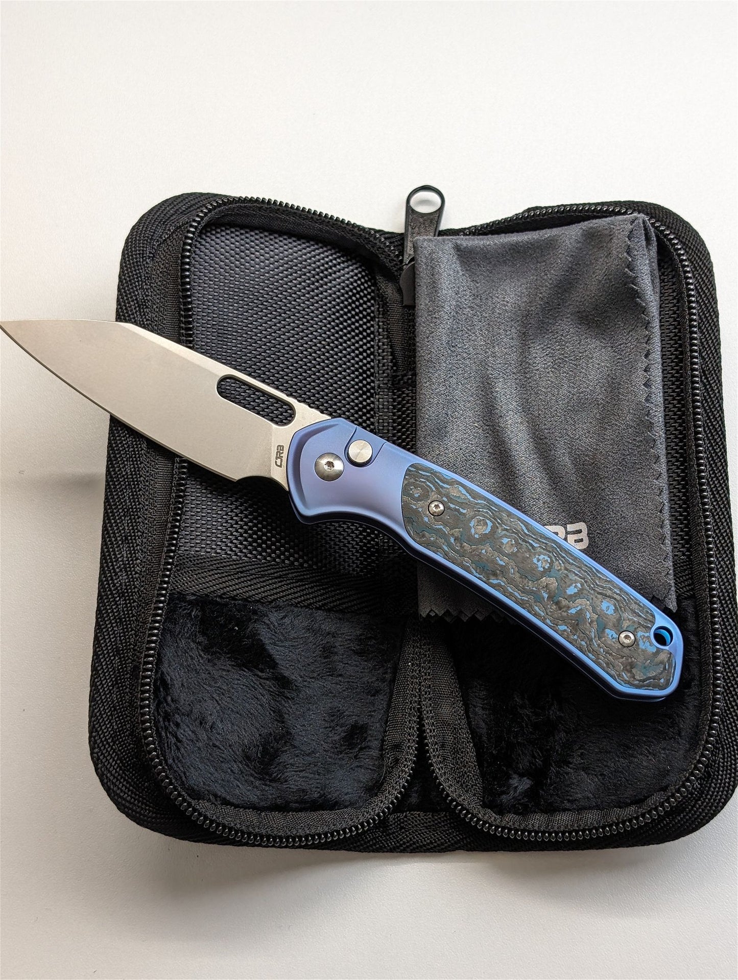 CJRB Aficionado Titan Carbon Taschenmesser