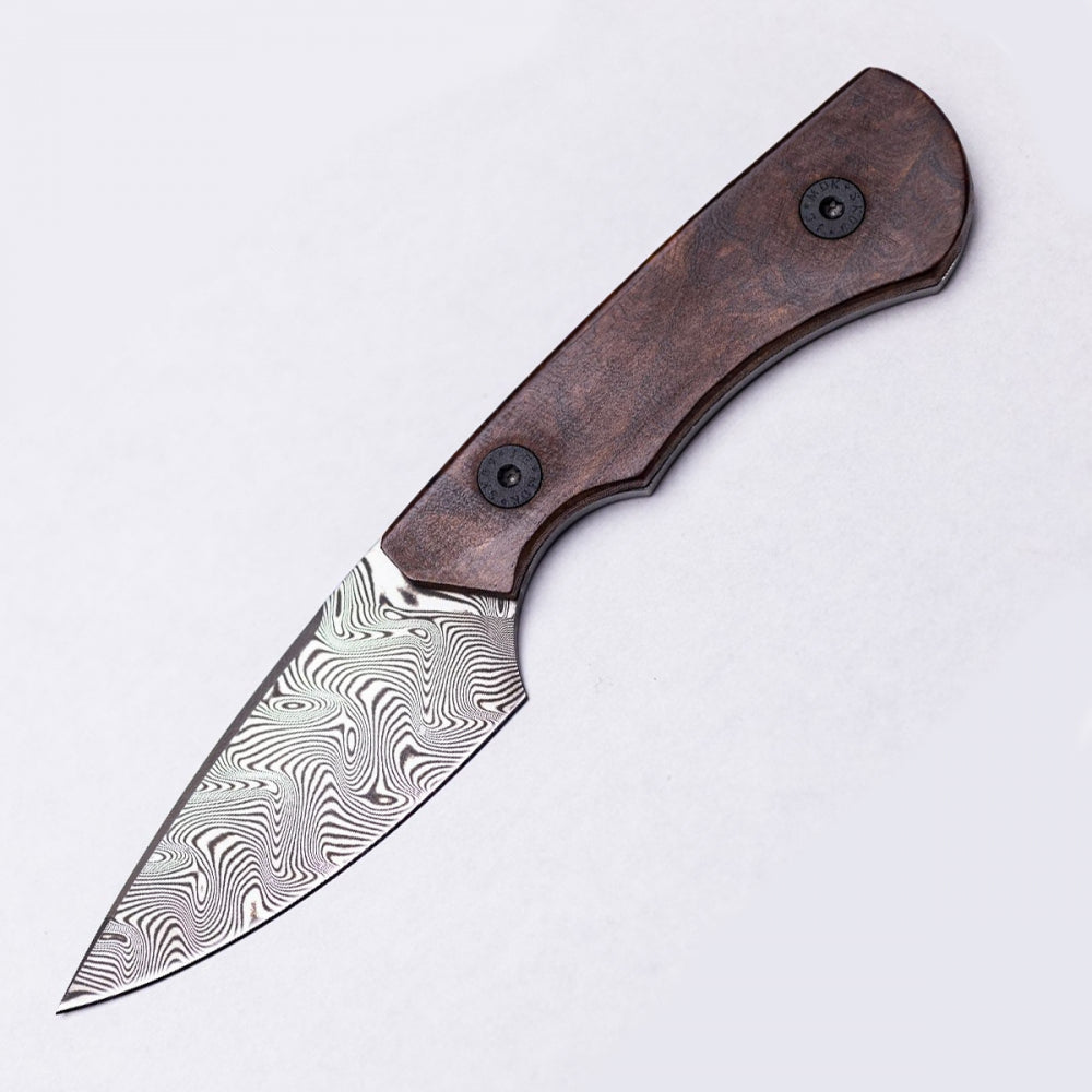 SK09 Damast Twisted Star mit Ironwood und Lederscheide mit Logo braun